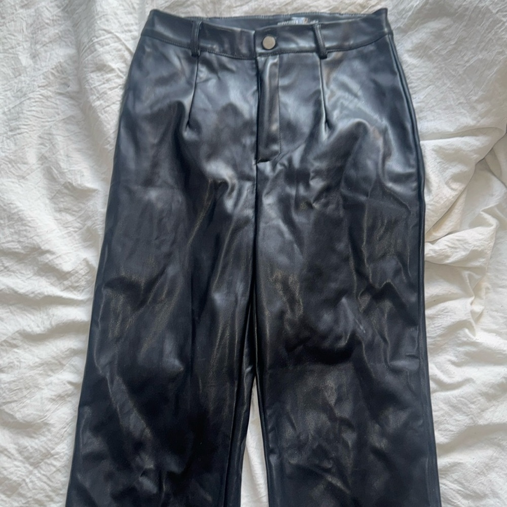 Black Faux Leather Split Hem Straight Leg Pants size 6